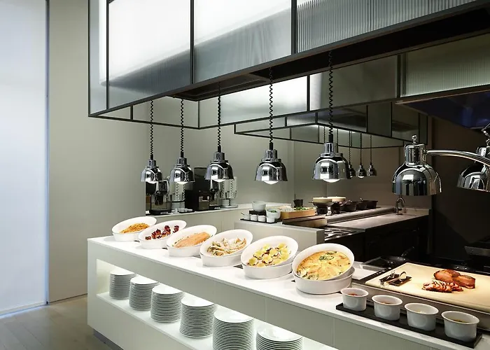 Shilla Gangnam Yeoksam Hotel 4*